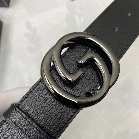 Unisex Gucci Black Leather Interlocking G Gunmetal Buckle Belt - Picture 2 of 5
